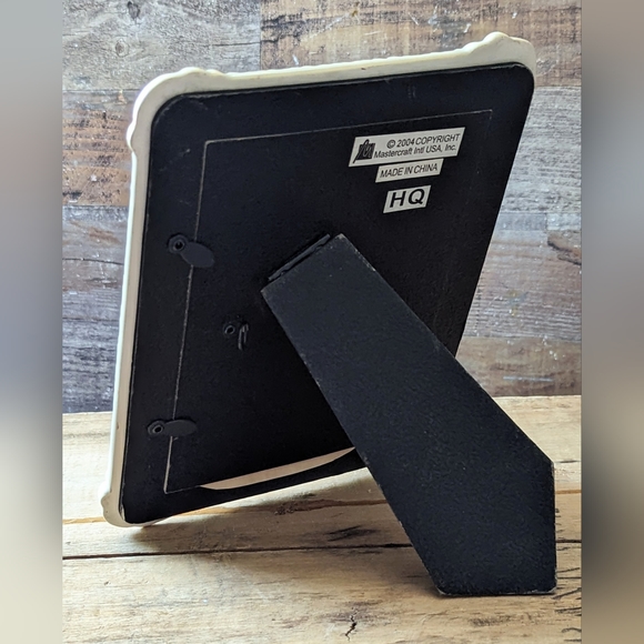 2004  Master craft International Off White Ceramic Scrolled Picture Frame - Picture 8 of 9